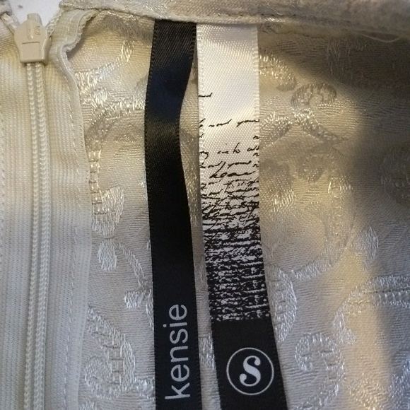 3/$15 Bundle this for the offer! - Picture 5 of 6